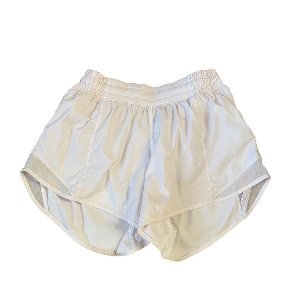 Lululemon Off White Lined Hotty Hot Athletic Shorts Size 4 Long - Picture 1 of 3